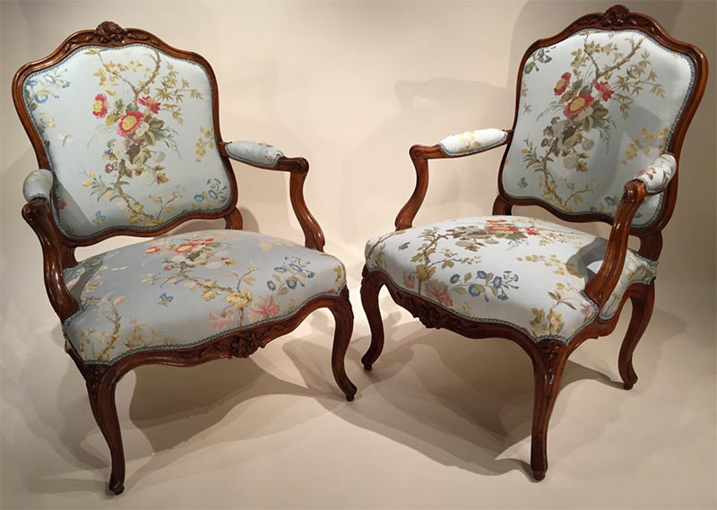 ATELIER DUMAS : David DUMAS : Tapissier,Rempailleur, Canneur, Restaurateur et réparateur de fauteuils en cuir et meubles anciens. Tapisserie d’ameublement, rempaillage cannage de chaise, restaurateur fauteuils en cuir, meubles anciens dans le Var (83), les Alpes-Maritimes (06) et les Bouches-du-Rhône (13).